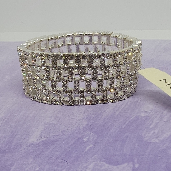 NWT Vintage Monet Silver Tone Crystal Rhinestone Chunky Stretch Bracelet - Picture 7 of 8